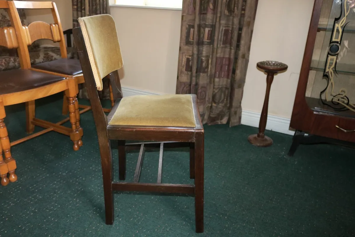 4 Simple Vintage Chairs - Image 1