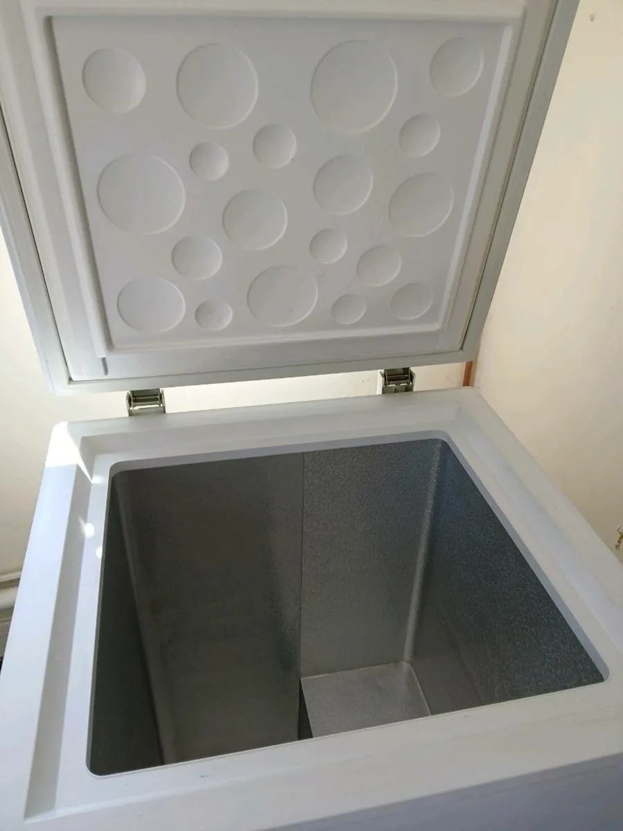 chest freezer - Image 2