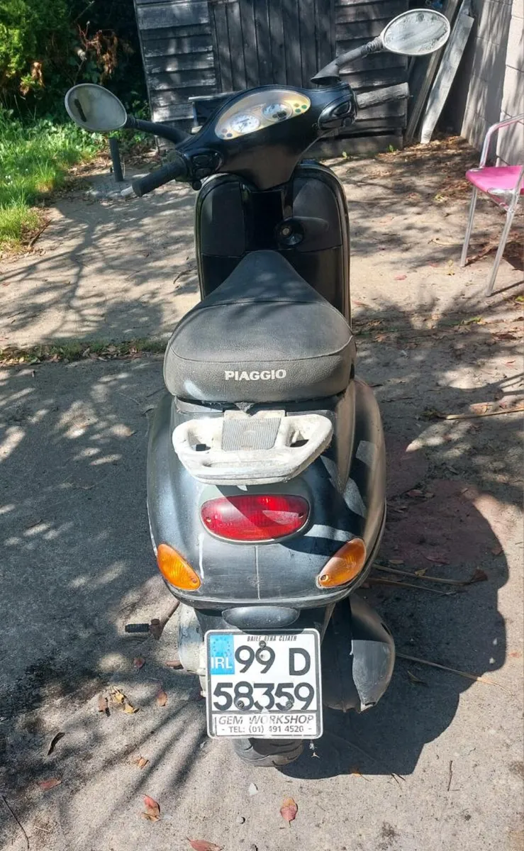 1999 Vespa ET4. - Image 4