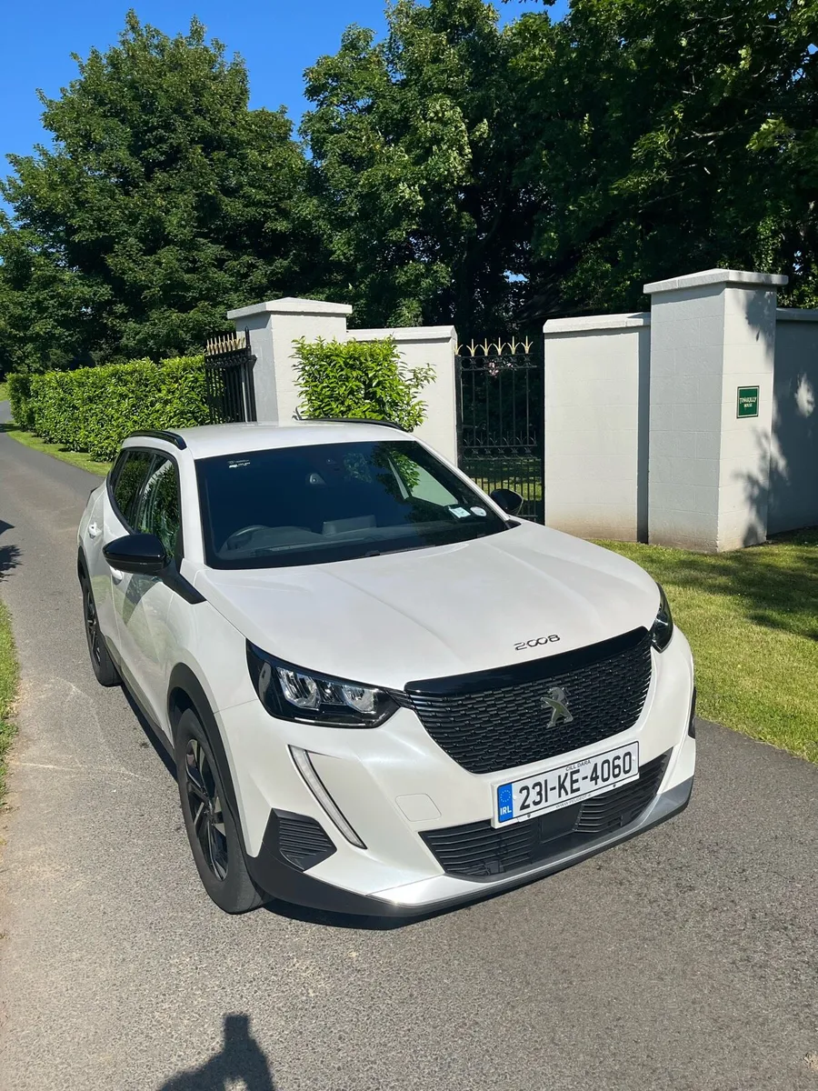 Peugeot 2008 Allure 1.2 Puretech Auto 2023 - Image 3