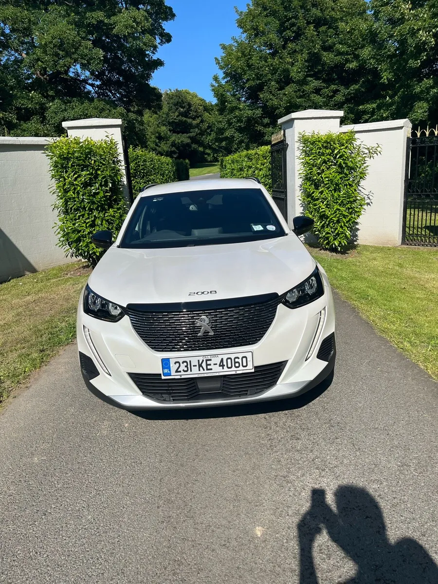 Peugeot 2008 Allure 1.2 Puretech Auto 2023 - Image 1
