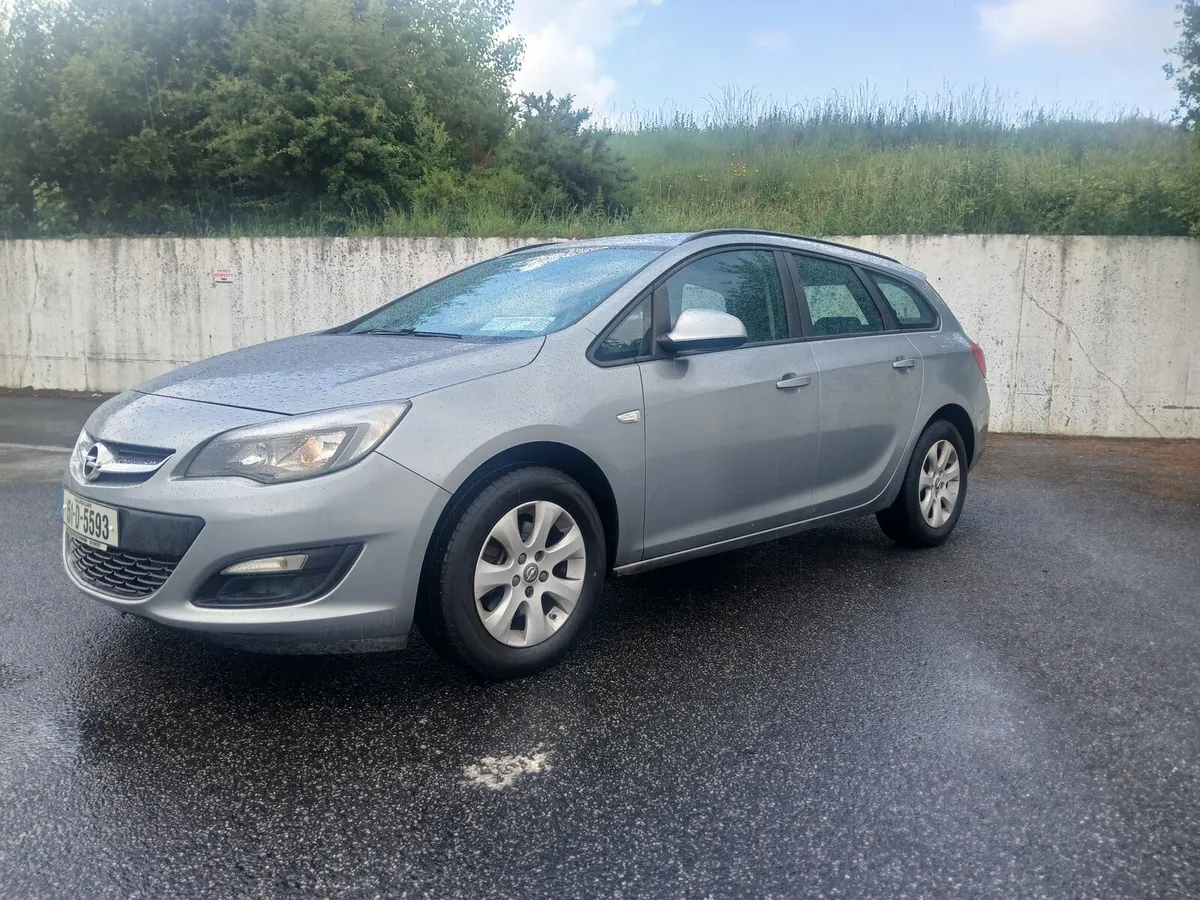 Opel Astra 2015 - Image 2
