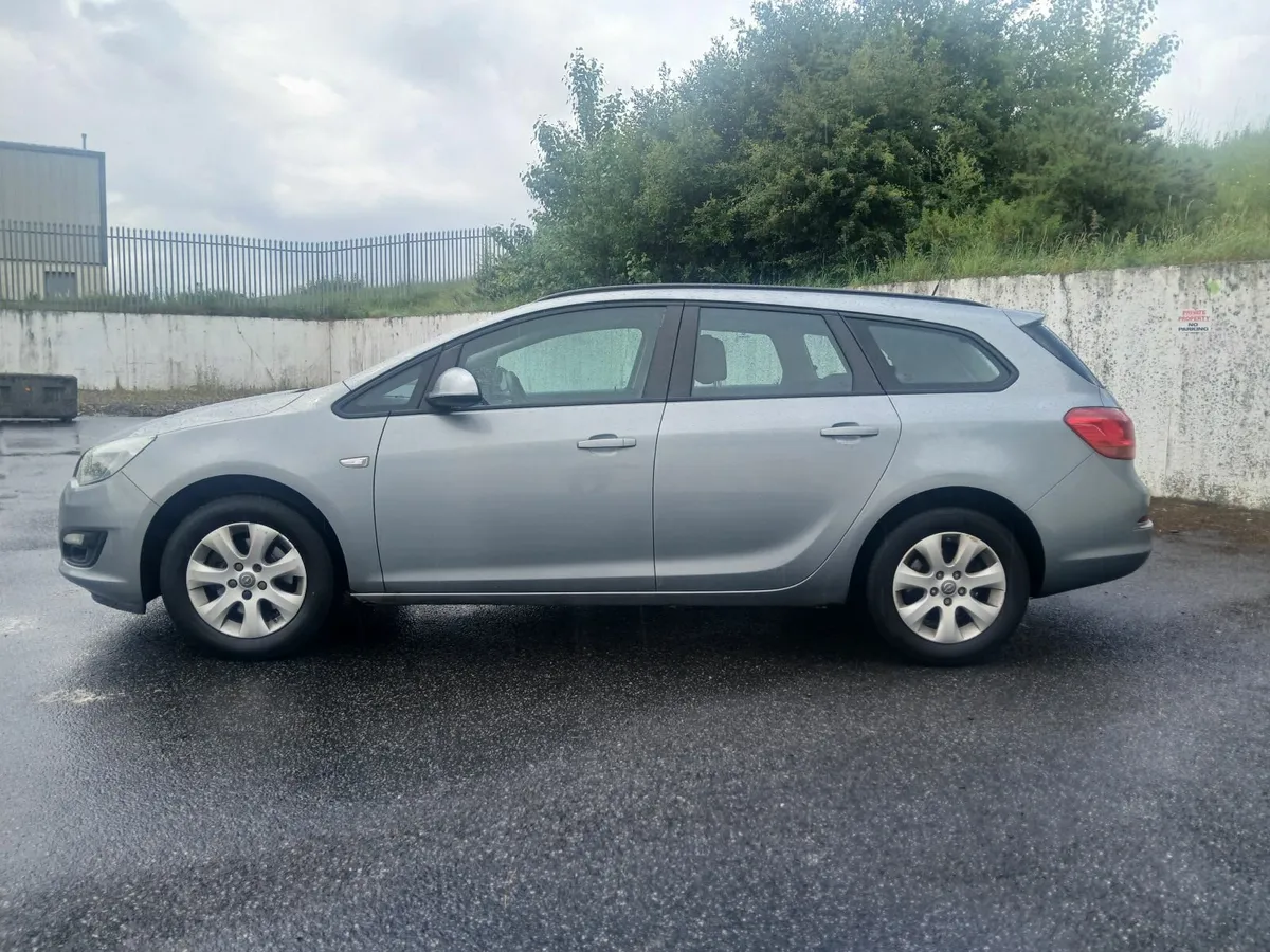 Opel Astra 2015 - Image 3