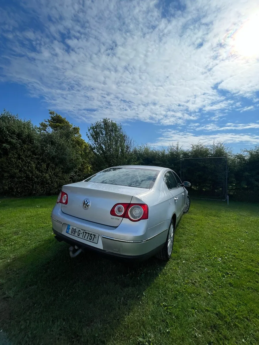 Volkswagen Passat Saloon - TOW BAR with light plug - Image 2
