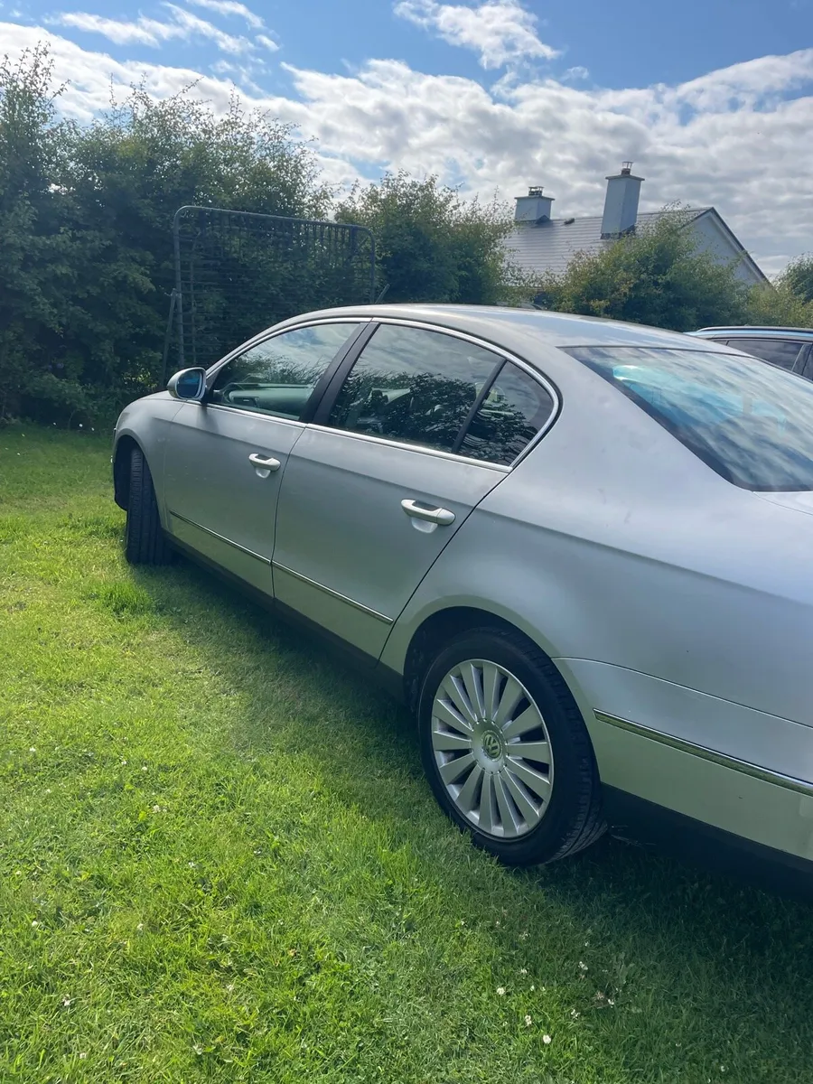 Volkswagen Passat Saloon - TOW BAR with light plug - Image 4