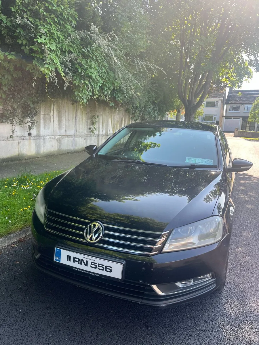 2011 Volkswagen Passat - Image 1