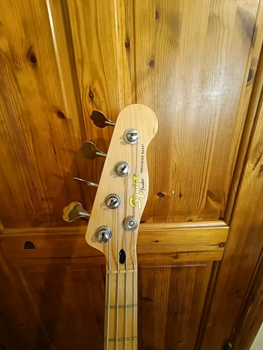 Squier Fender Precision Bass - Image 3