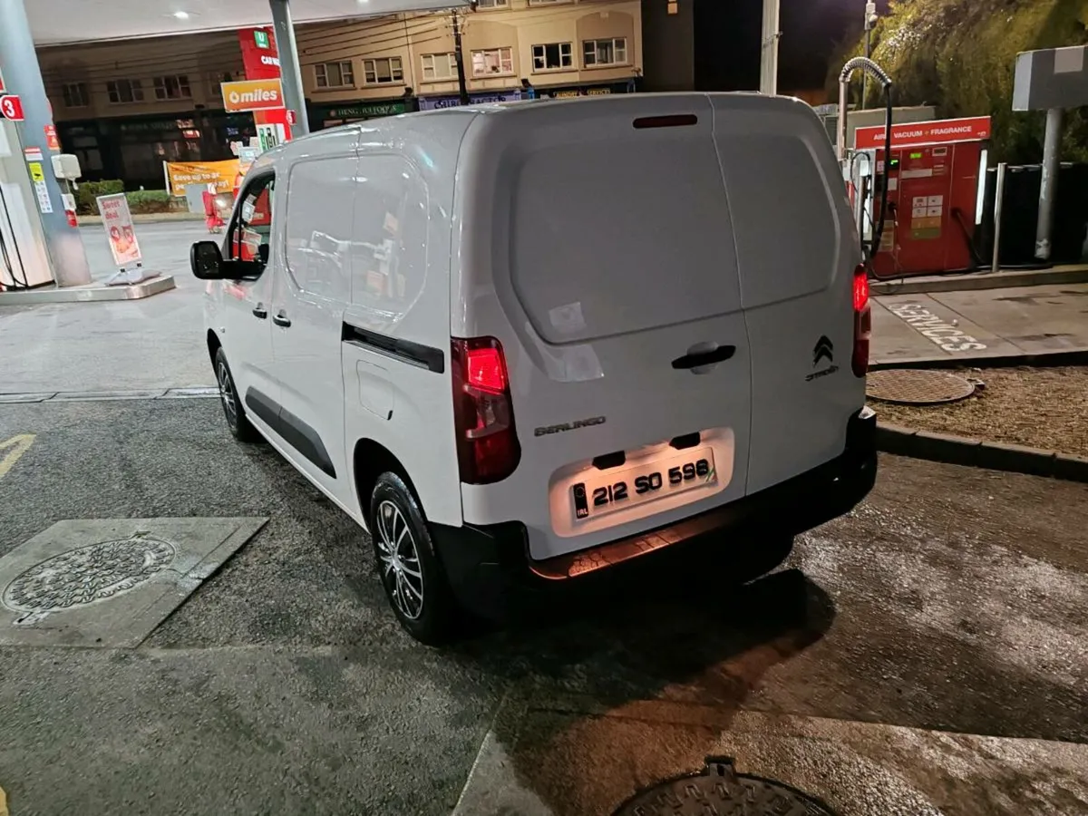 Citroen Berlingo 70,000km, SAT NAV. NO VAT - Image 2