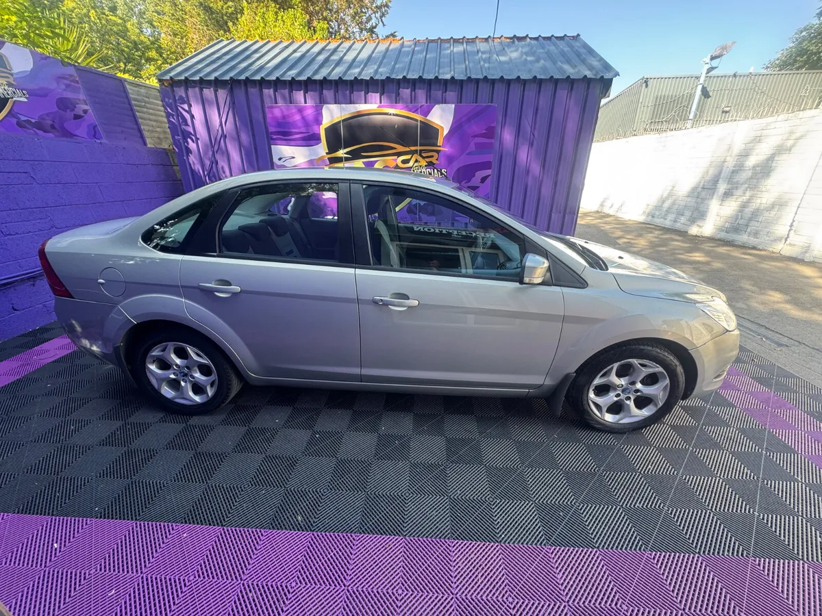 Ford Focus 2010 - Image 4