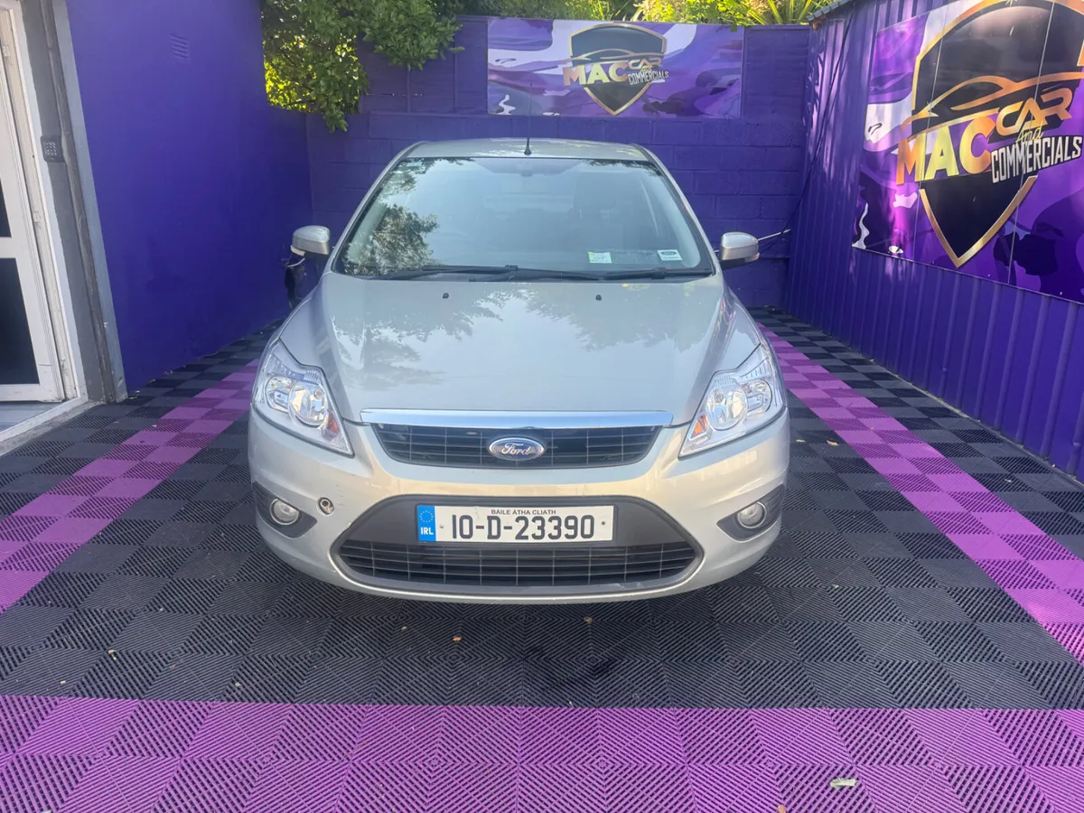 Ford Focus 2010 - Image 2