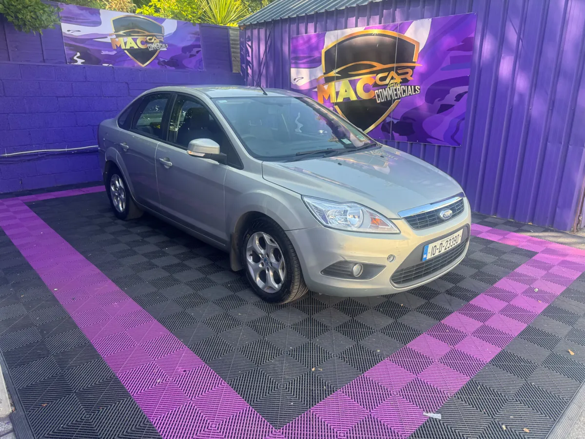 Ford Focus 2010 - Image 1