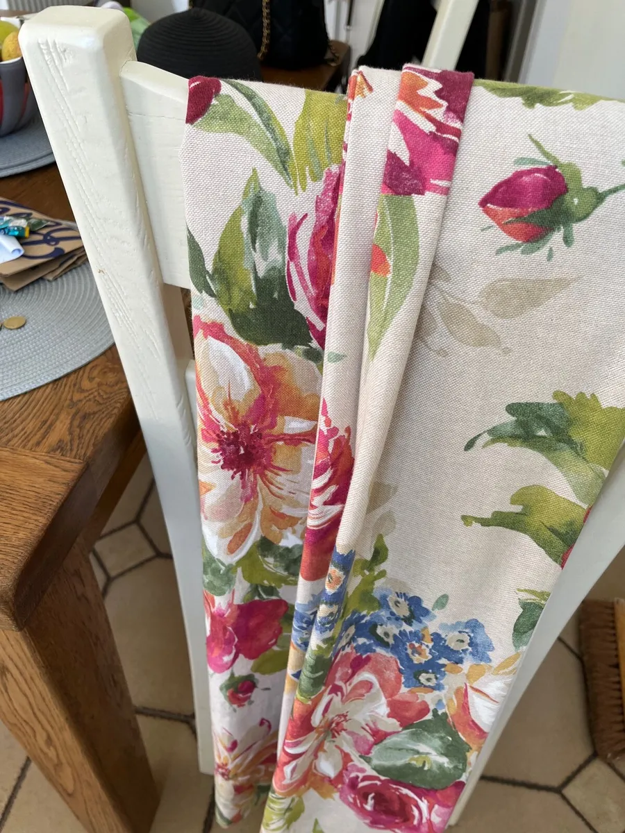 Curtains - Image 1