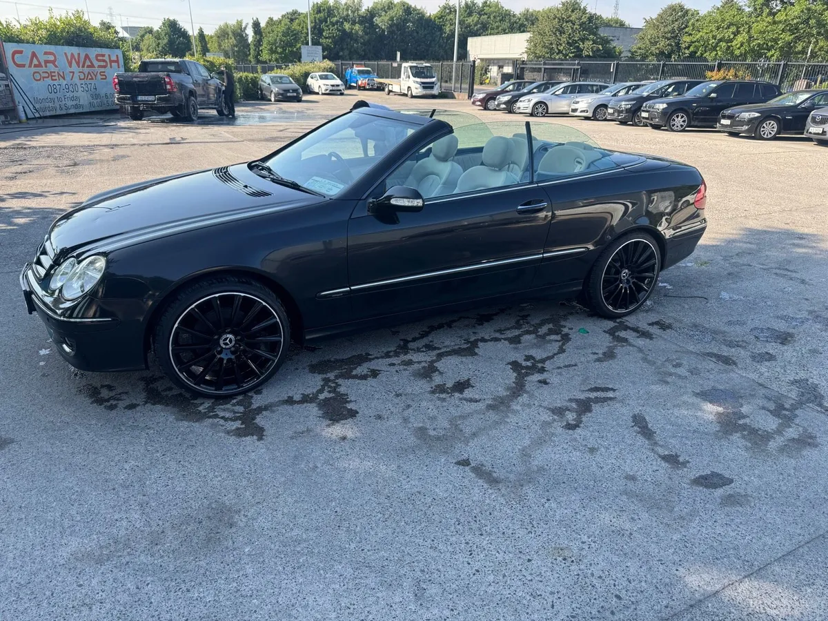 Mercedes CLK convertible - Image 2