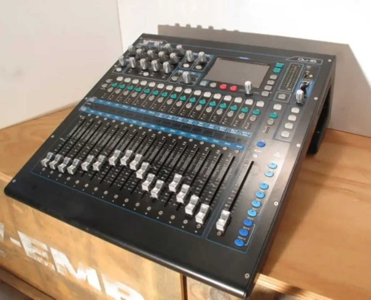 Allen & Heath Qu‑16 16‑ch Digital Mixer - Image 3