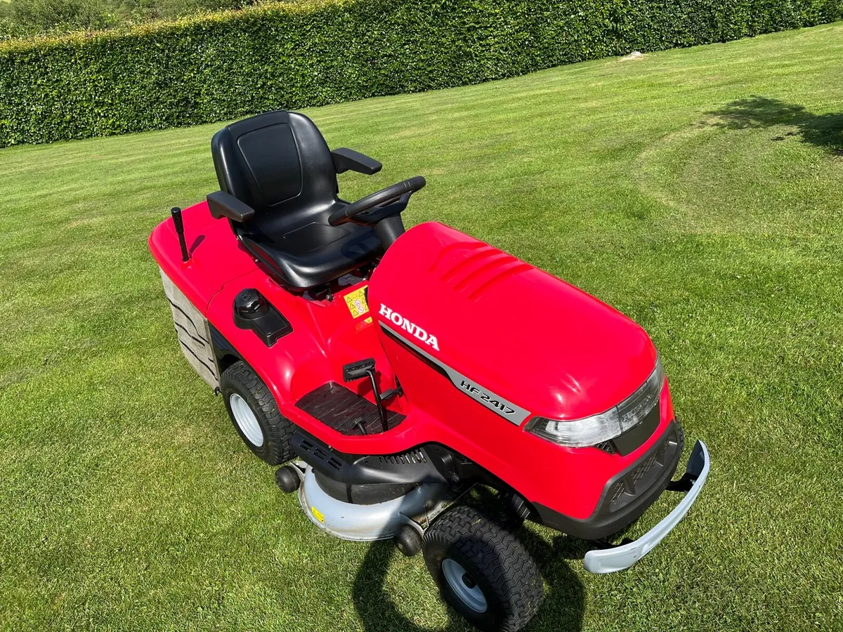 Ride on Lawnmower - Image 3