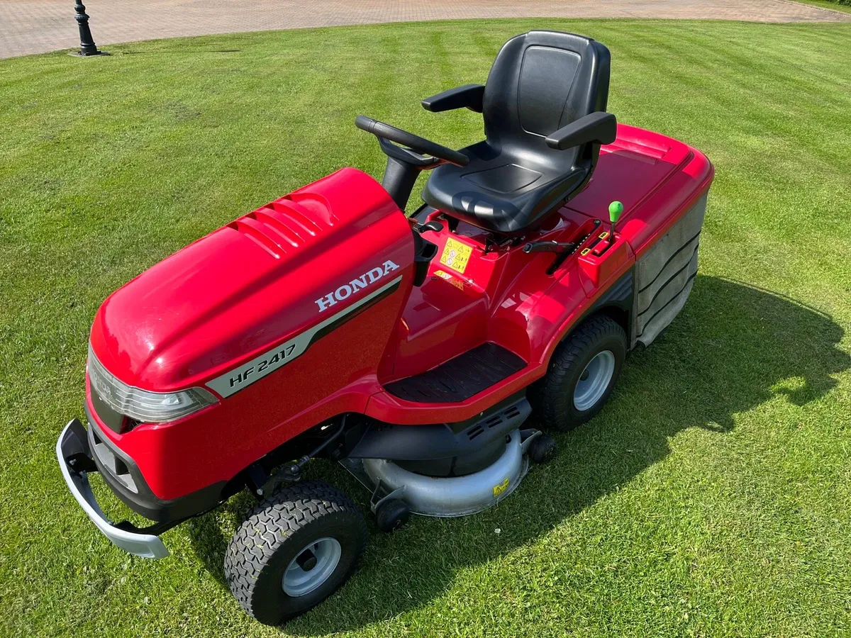 Ride on Lawnmower - Image 4