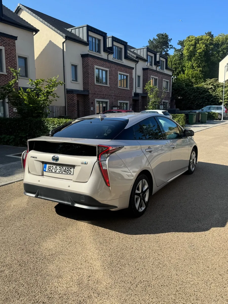 2018 Toyota Prius G Model High Spec - Image 4