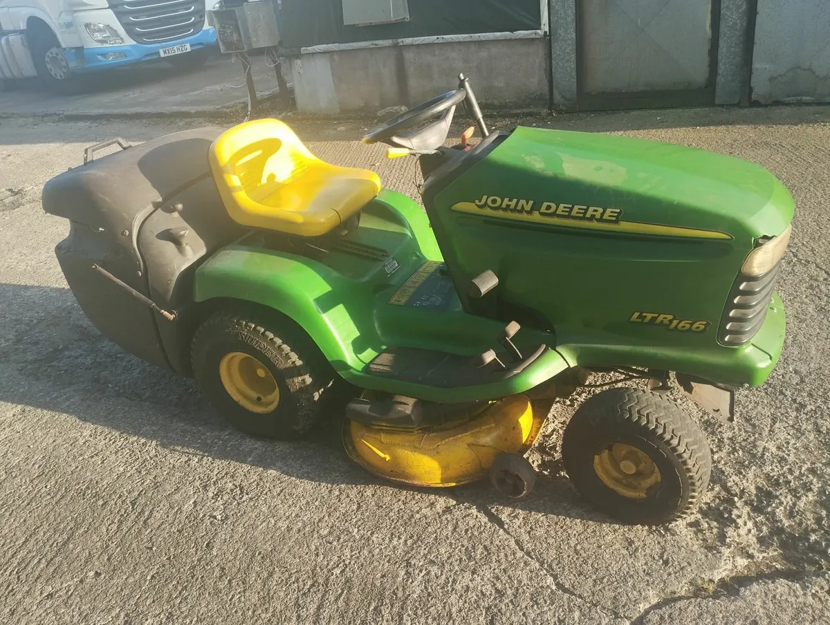 Ride on mower johndeere 16 hp twin - Image 3