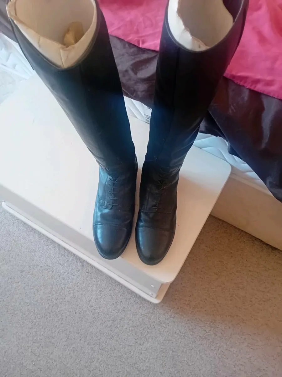 Ariat Horse Riding Boots Size 7 - Image 3