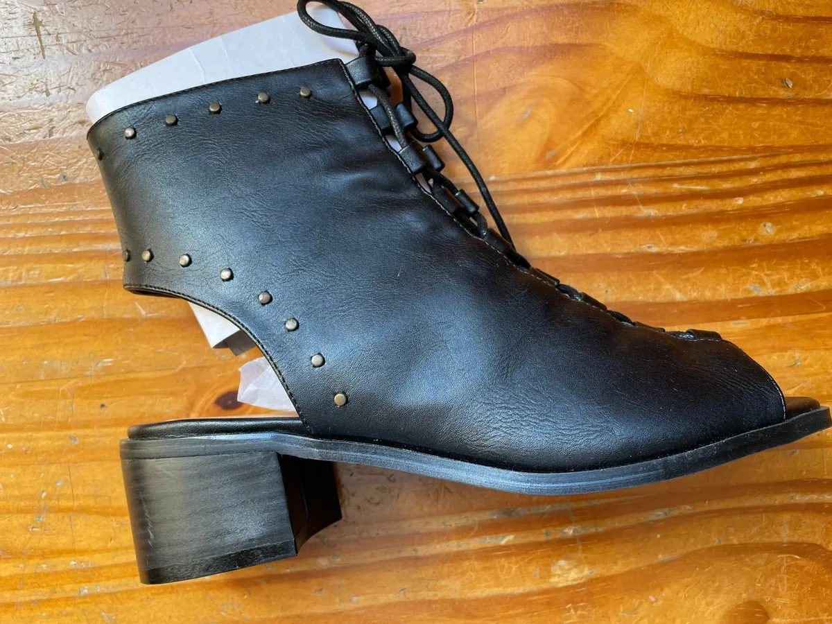 FOOTWEAR - Image 4