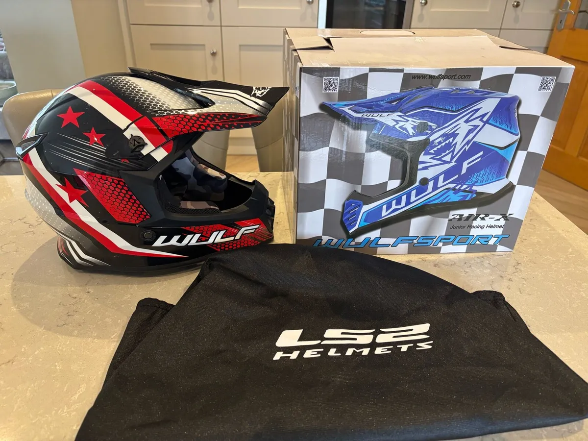 Junior Racing Helmet - Image 1