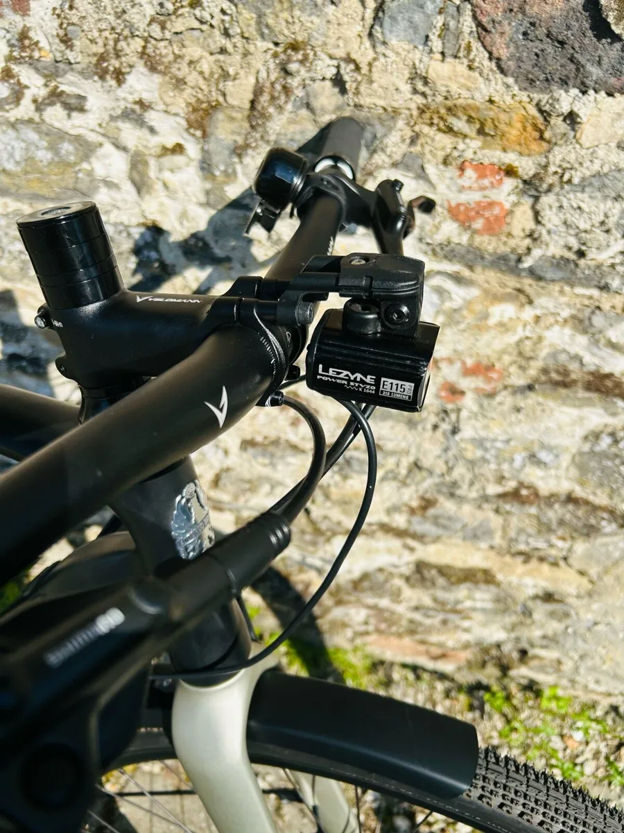 Bianchi e-Impulso Gravel Bike - Image 4