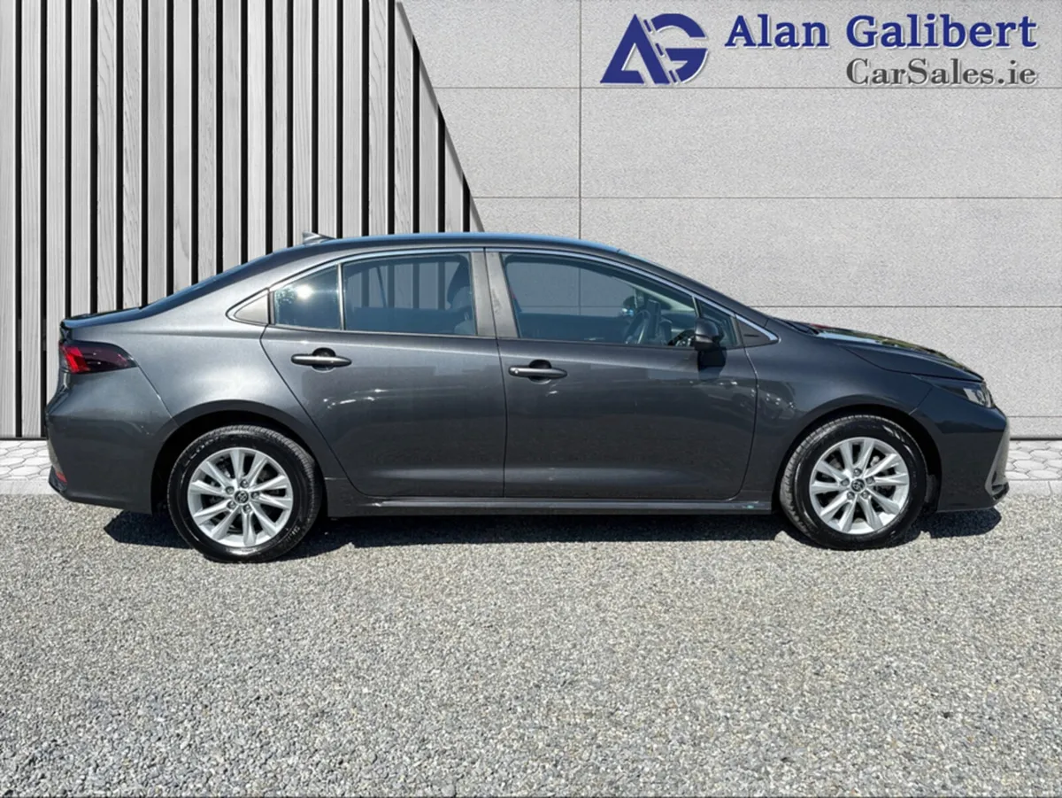 Toyota Corolla LUNA SALOON 4DR AUTO - Image 3