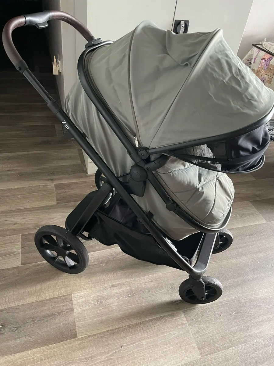 Pram - Image 1