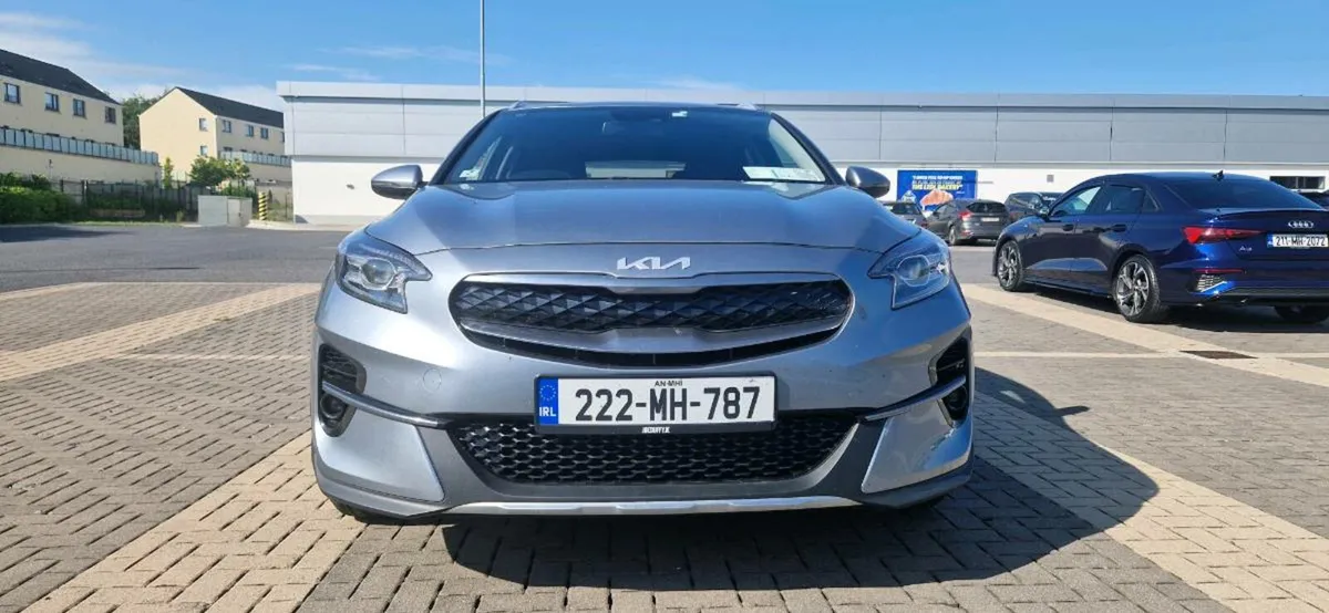 Kia Xceed phev Hybrid - Image 4