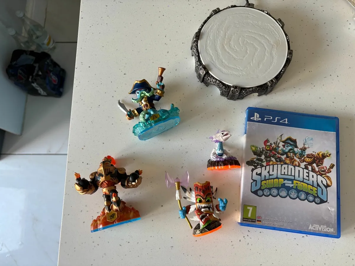 Skylanders Swap Force PS4  bundle - Image 1
