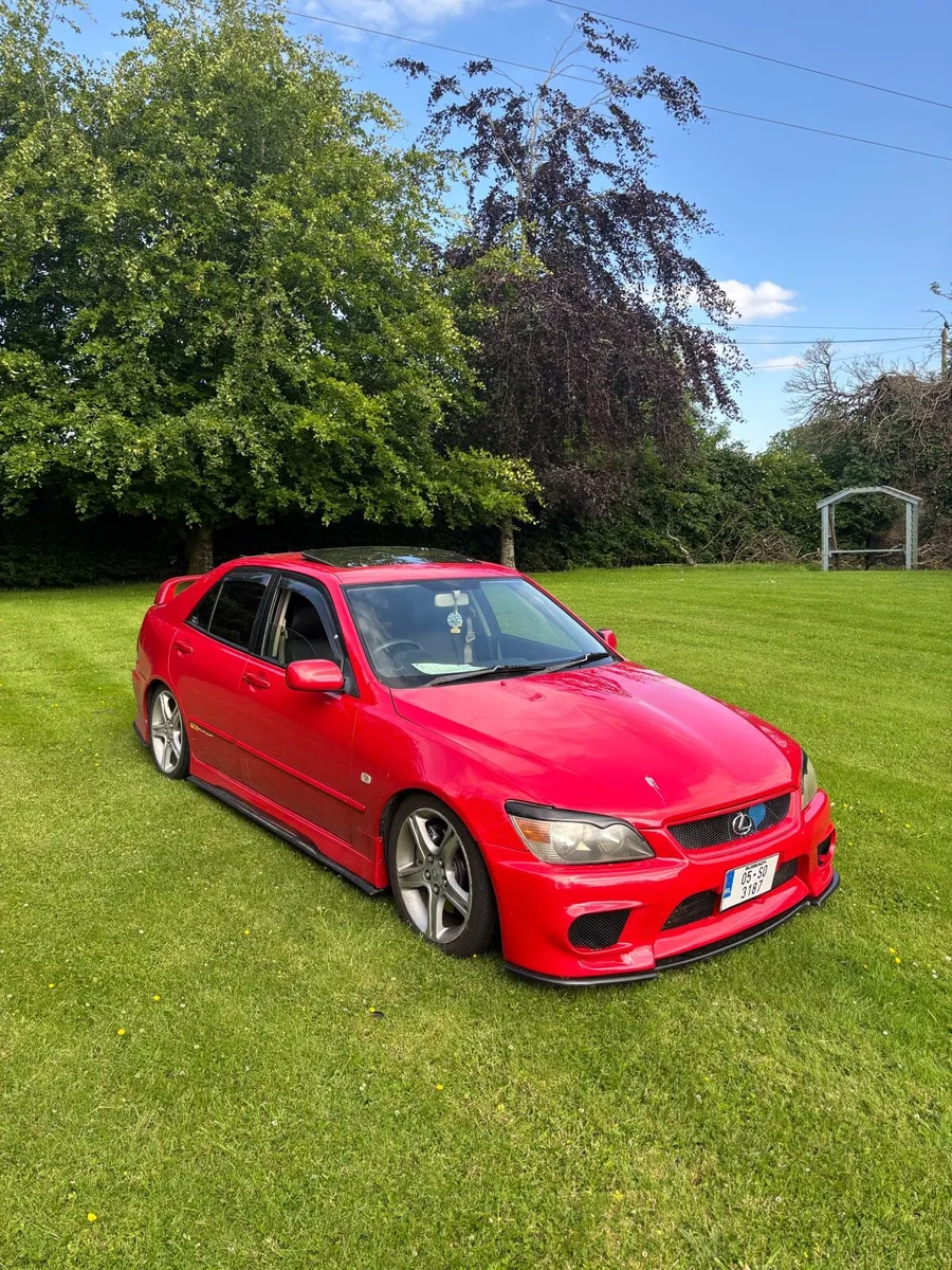 Lexus is200 - Image 1