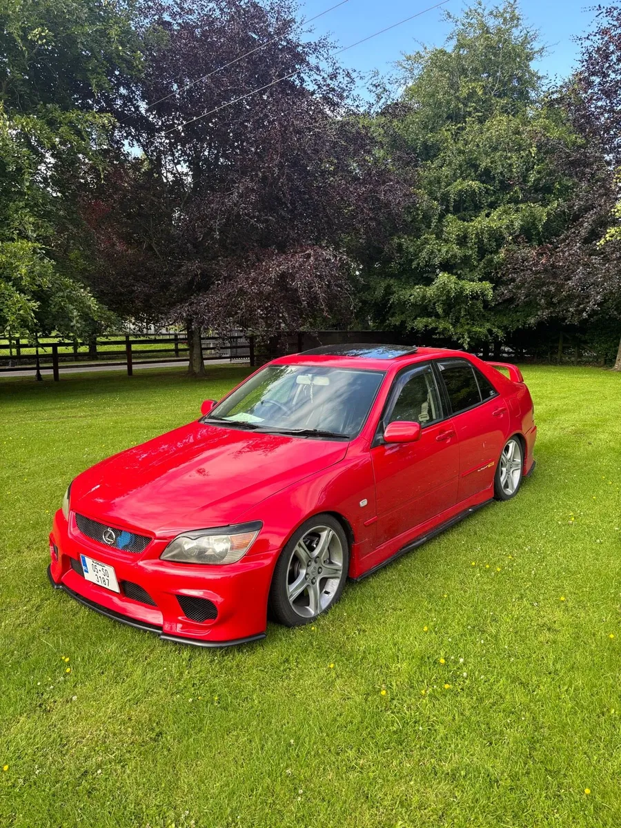Lexus is200 - Image 2