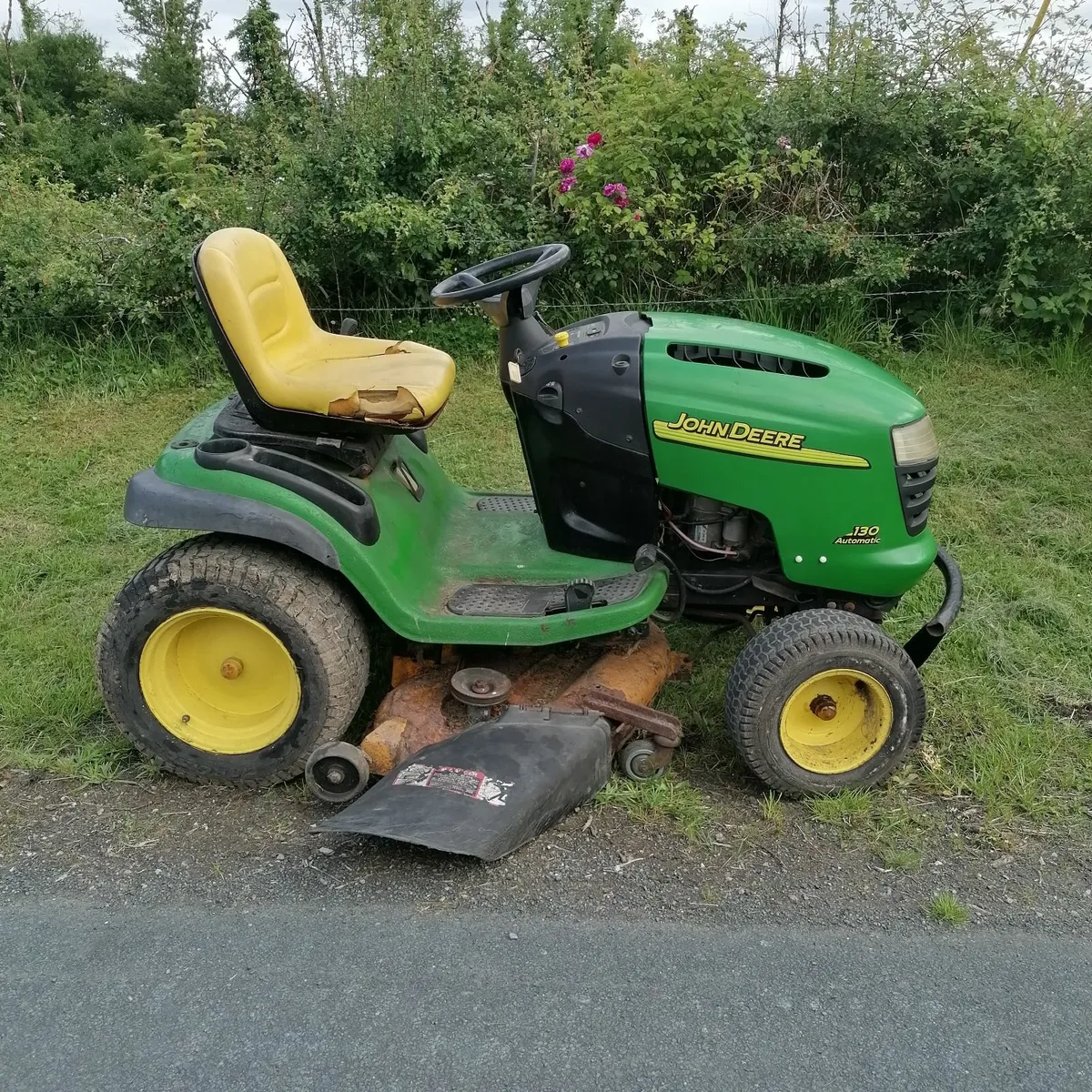 John deere ride on lawnmower - Image 3