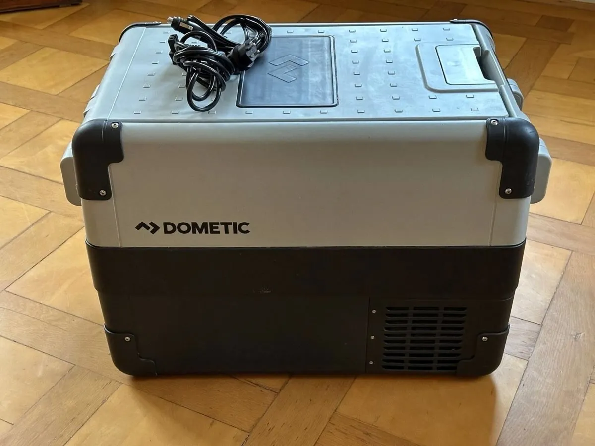 Dometic CFX40W Portable Fridge Like New & Warranty - Image 4