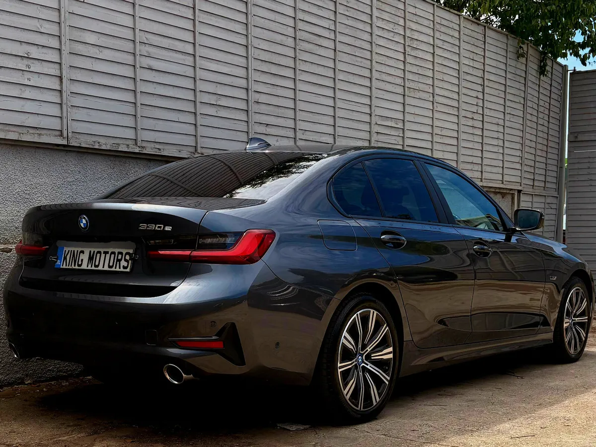 BMW 3-Series 2022 330E SE PRO / HUGE SPEC / - Image 3