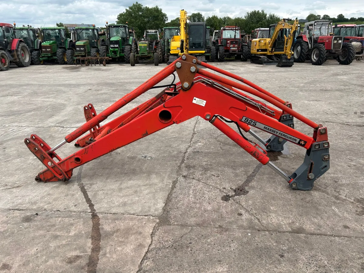 Massey Ferguson 925 Loader To Suit MF 6150 6160 61 - Image 1
