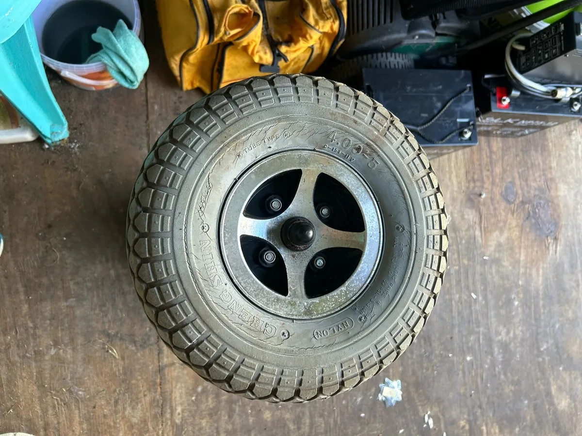 Transaxle Wheels and Gearbox - Image 4