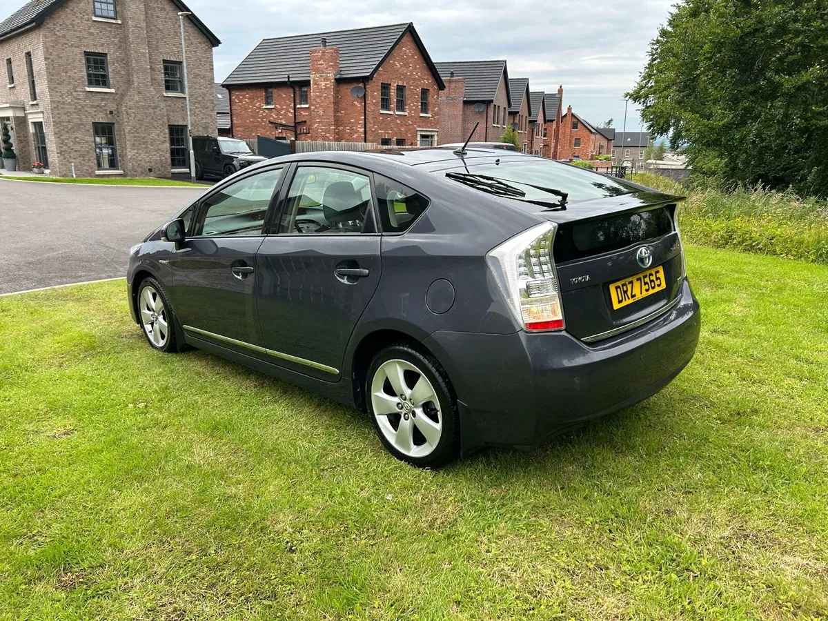 Car - Image 3