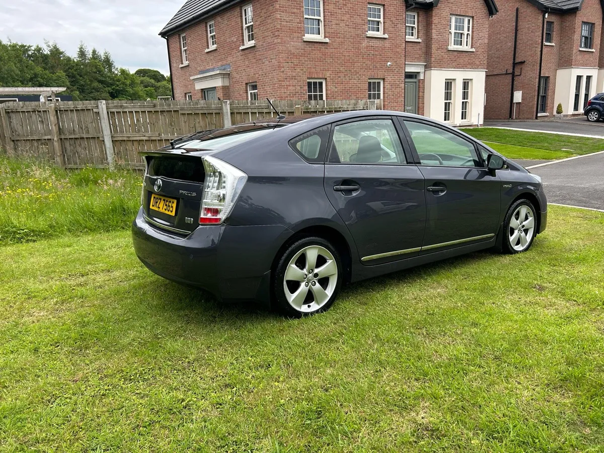 Car - Image 4