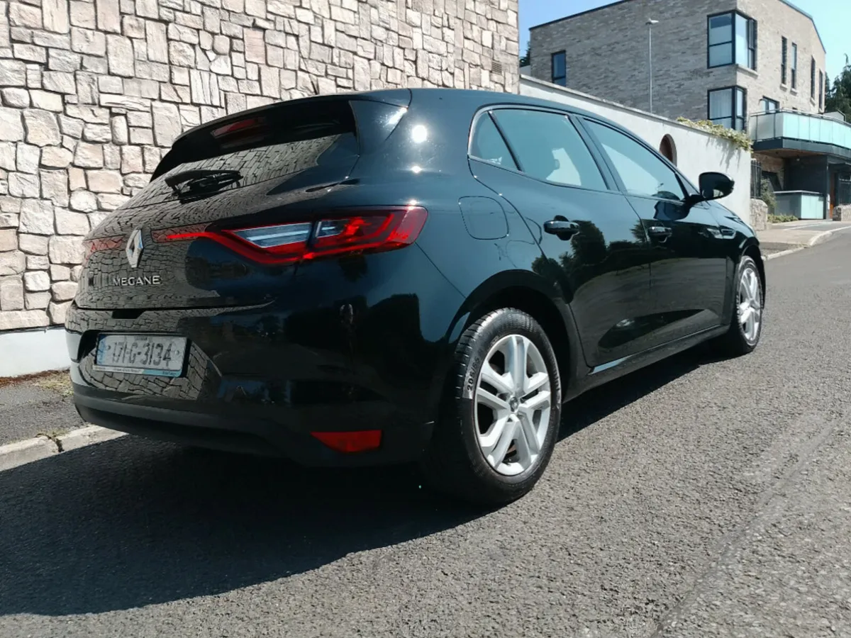 Renault Megane Expression TCE 130 4DR - Image 3