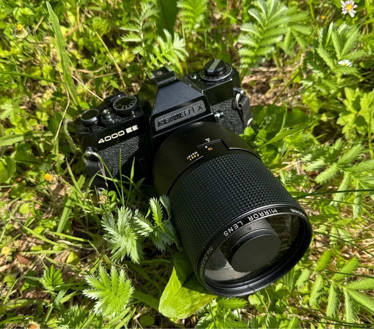 Revueflex 4000EE + Revuenon 500mm f/8 Mirror Lens - Image 1