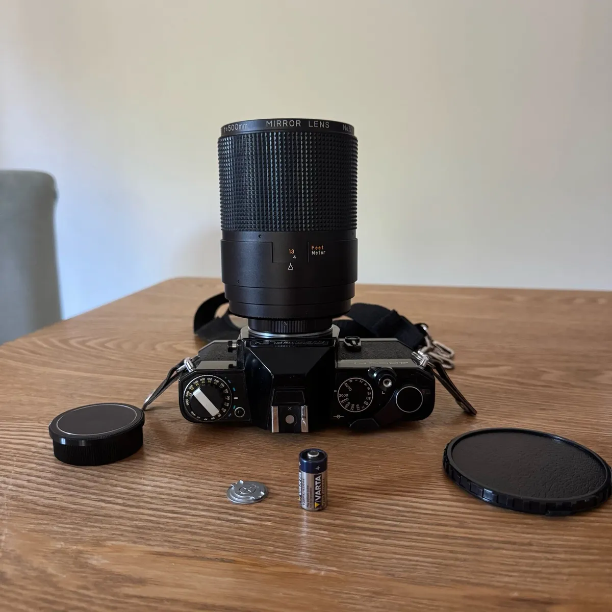 Revueflex 4000EE + Revuenon 500mm f/8 Mirror Lens - Image 3