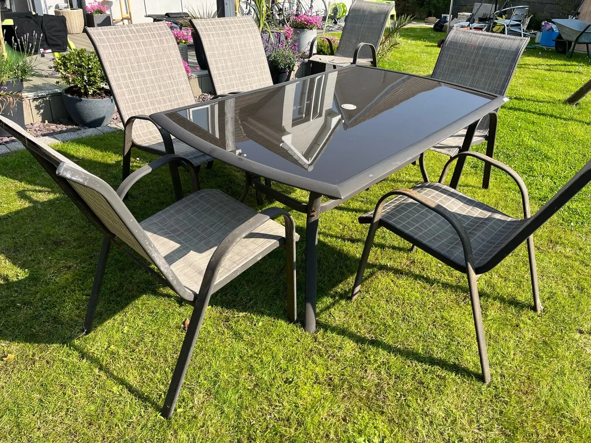 Garden table and chairs - Image 2
