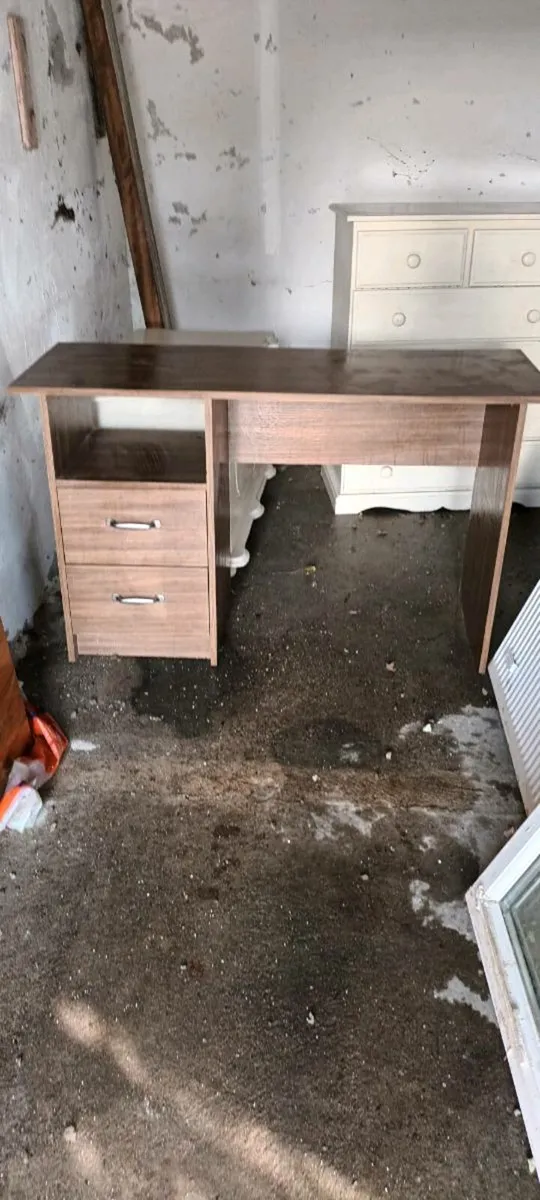 Office Desk - Image 1