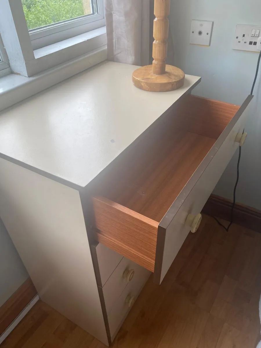 Chest of drawers - Image 2
