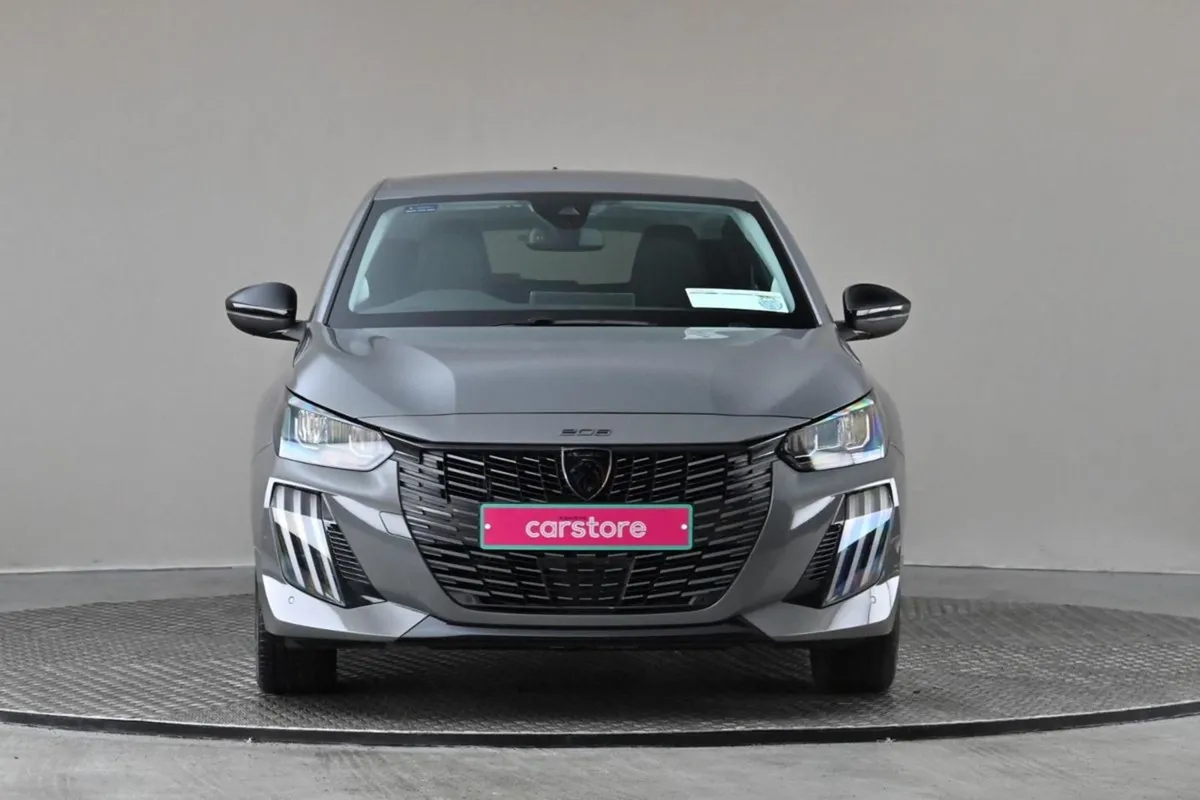 Peugeot 208 1.2 Allure Mhev Edct  reverse Cam par - Image 2