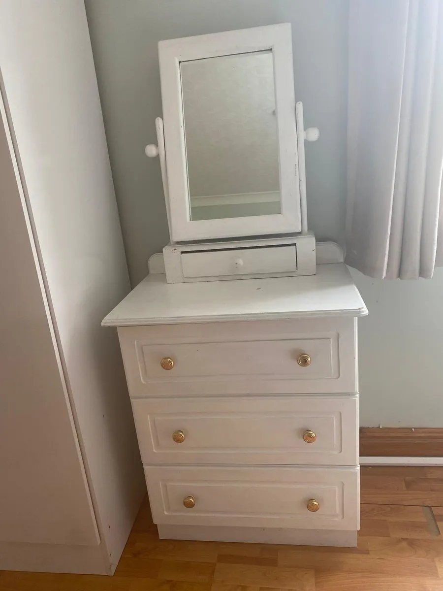 Chest drawers - Image 1