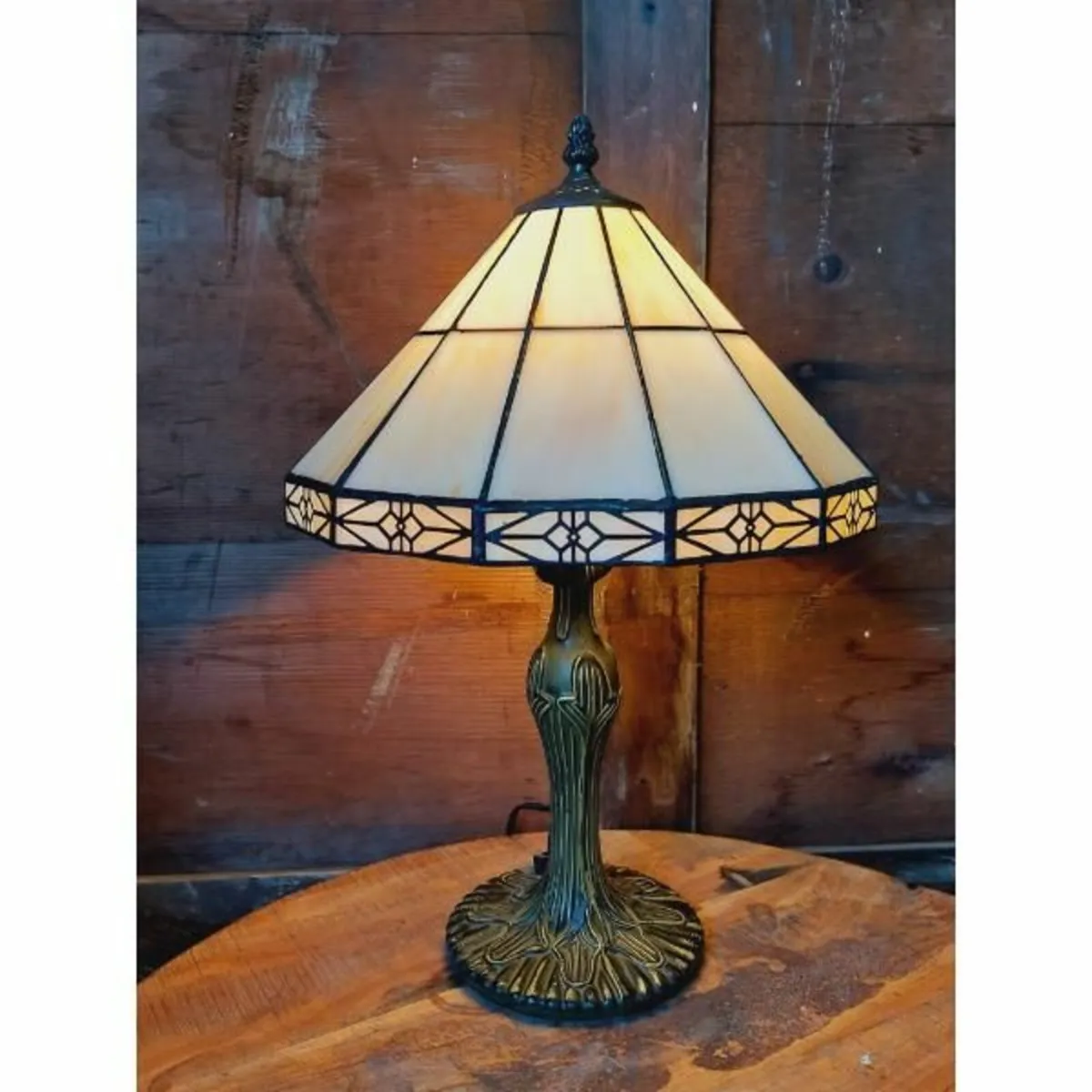 Tiffany Styled Light – Style 9 – H306 - Image 1