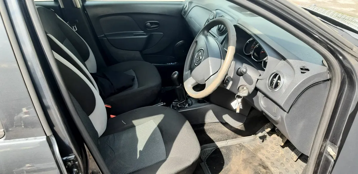 Dacia Sandero 2016 - Image 3