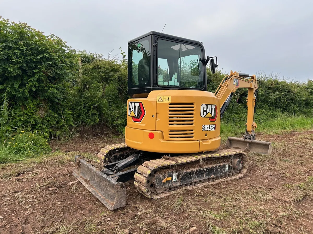 2019 Caterpillar 303.5 C/W 3 Buckets - Image 3